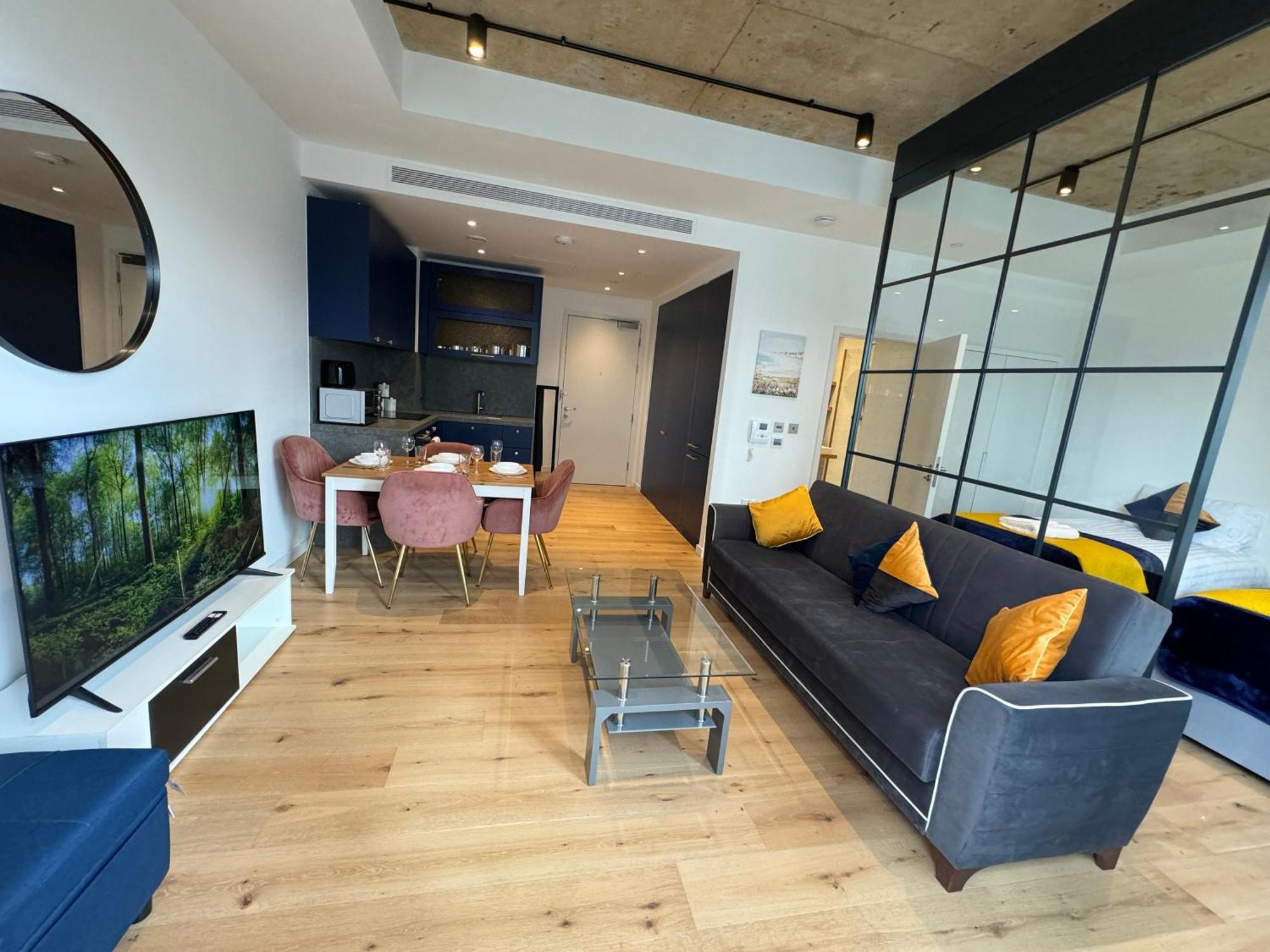 Апартаменты London Luxury Flat With Balcony, River View, O2 Arena, Excel, Canary Wharf, Station Экстерьер фото