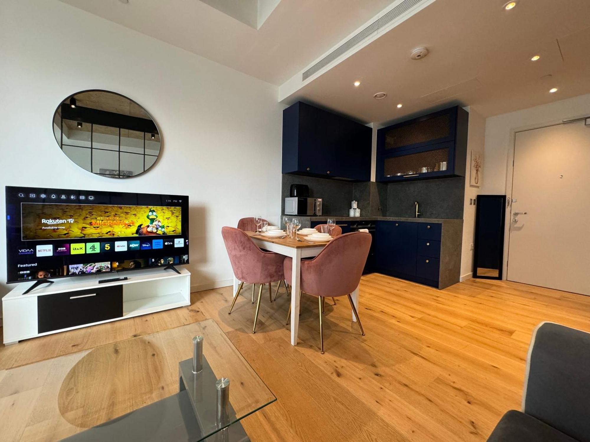 Апартаменты London Luxury Flat With Balcony, River View, O2 Arena, Excel, Canary Wharf, Station Экстерьер фото